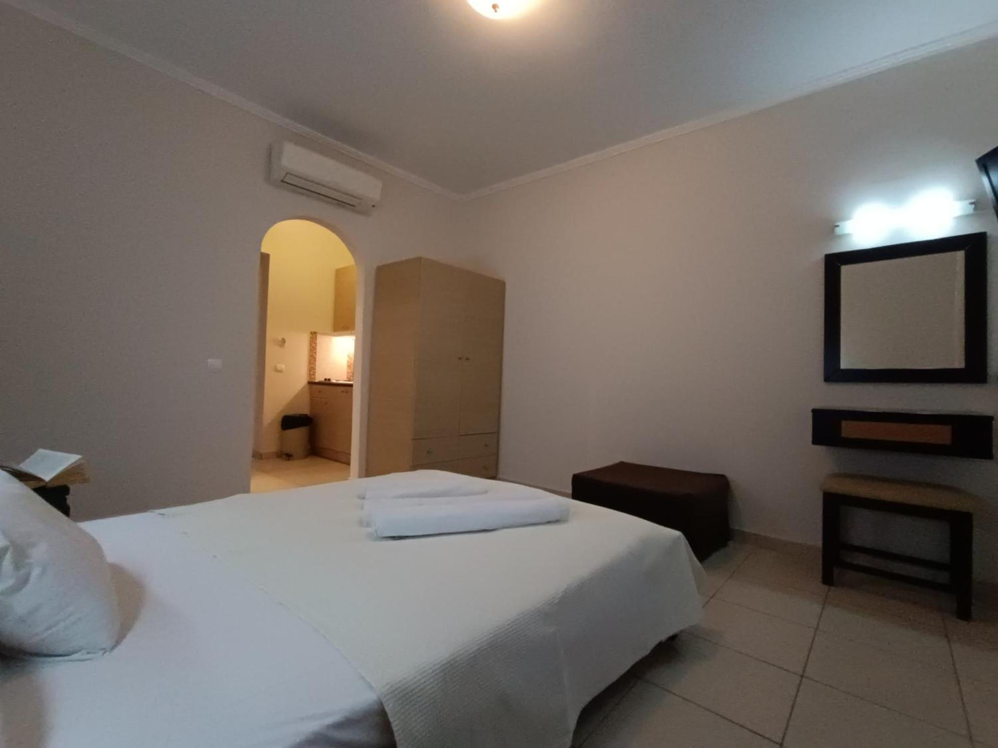 Pouliezos Koklanis Zante Apartments Аликес Екстериор снимка